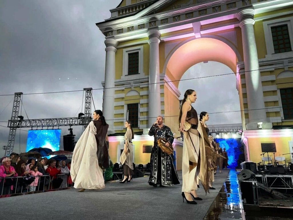      angara fashion show 