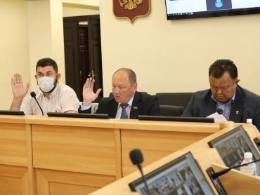 Профильный комитет Заксобрания рассмотрел два федеральных законопроекта в лесной сфере