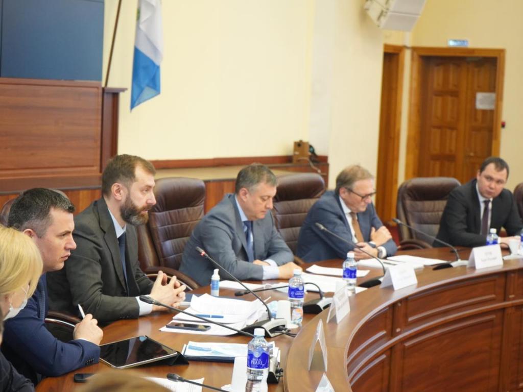 Областные парламентарии приняли участие во встрече с бизнес-омбудсменом при Президенте РФ