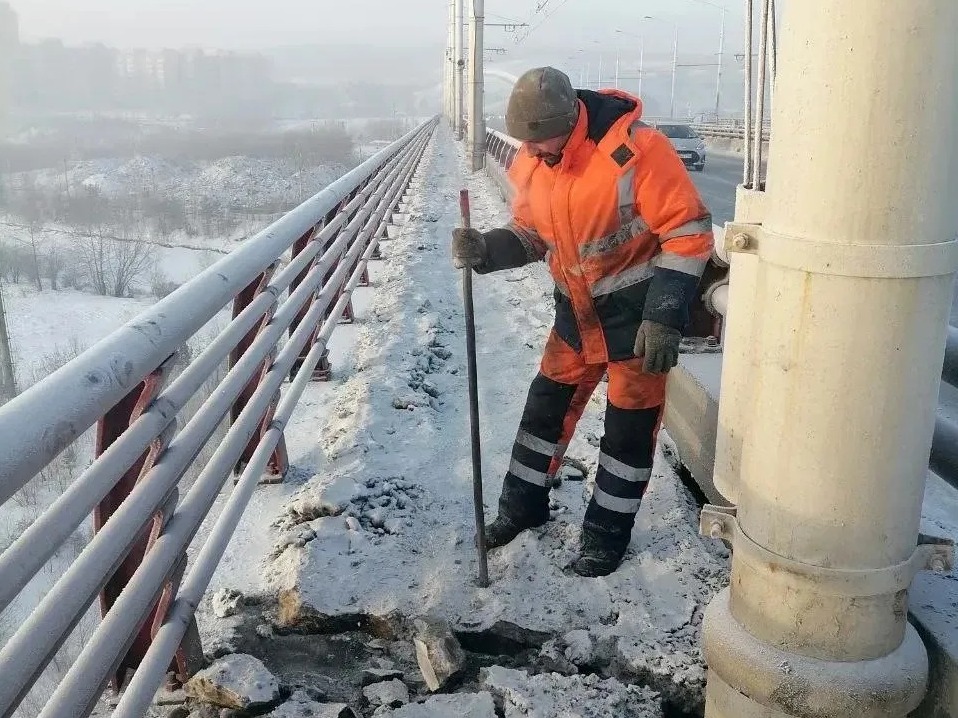 uborka snega most ai copy