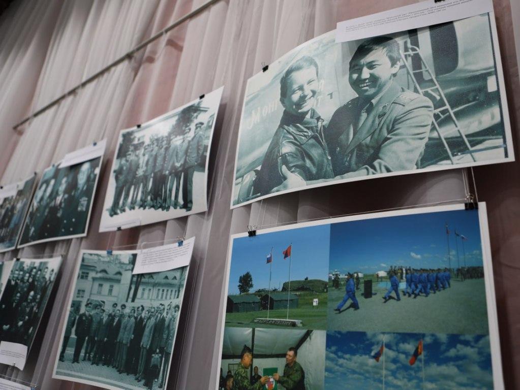 В Иркутске открыли выставку в честь 103-й годовщины Вооруженных сил Монголии и 85-летию победы в войне у реки Халхин-Гол
