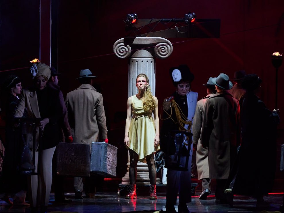 muzteatr antigona io