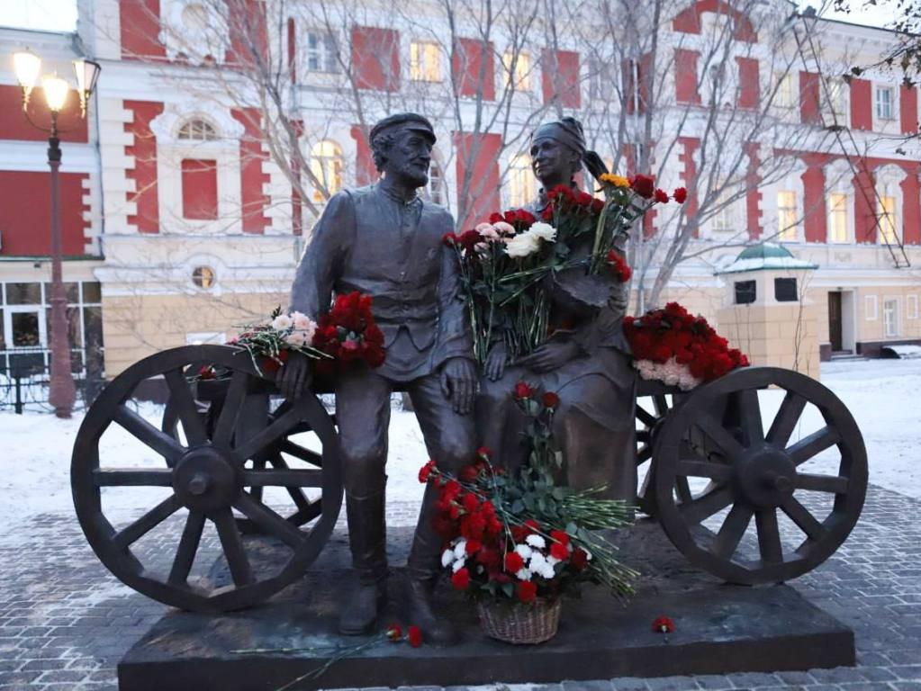 pamyatnik venger koroleva ai