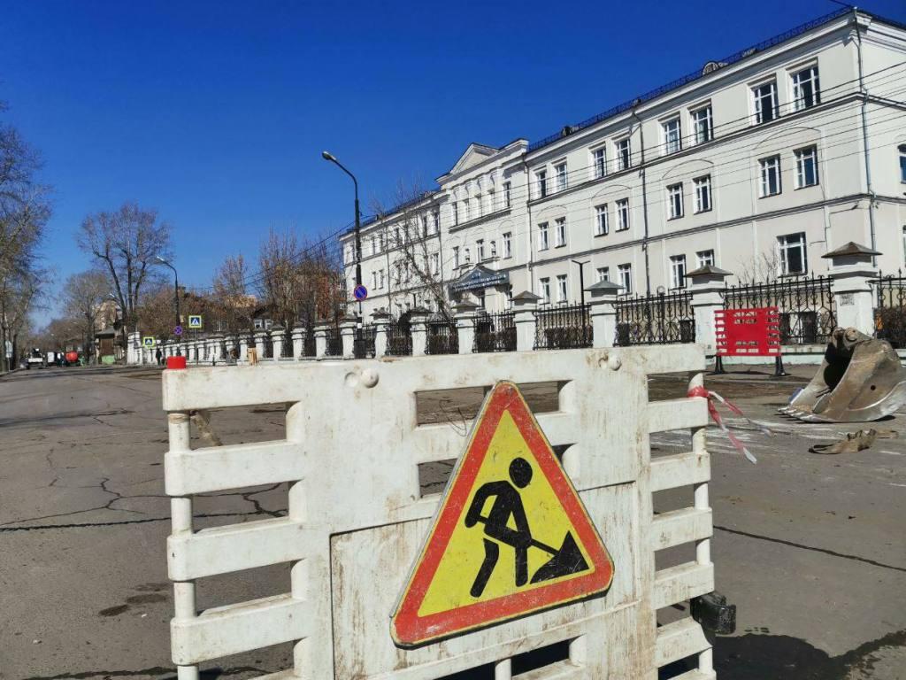 На бульваре Гагарина завершили работы по замене аварийной трубы водоснабжения