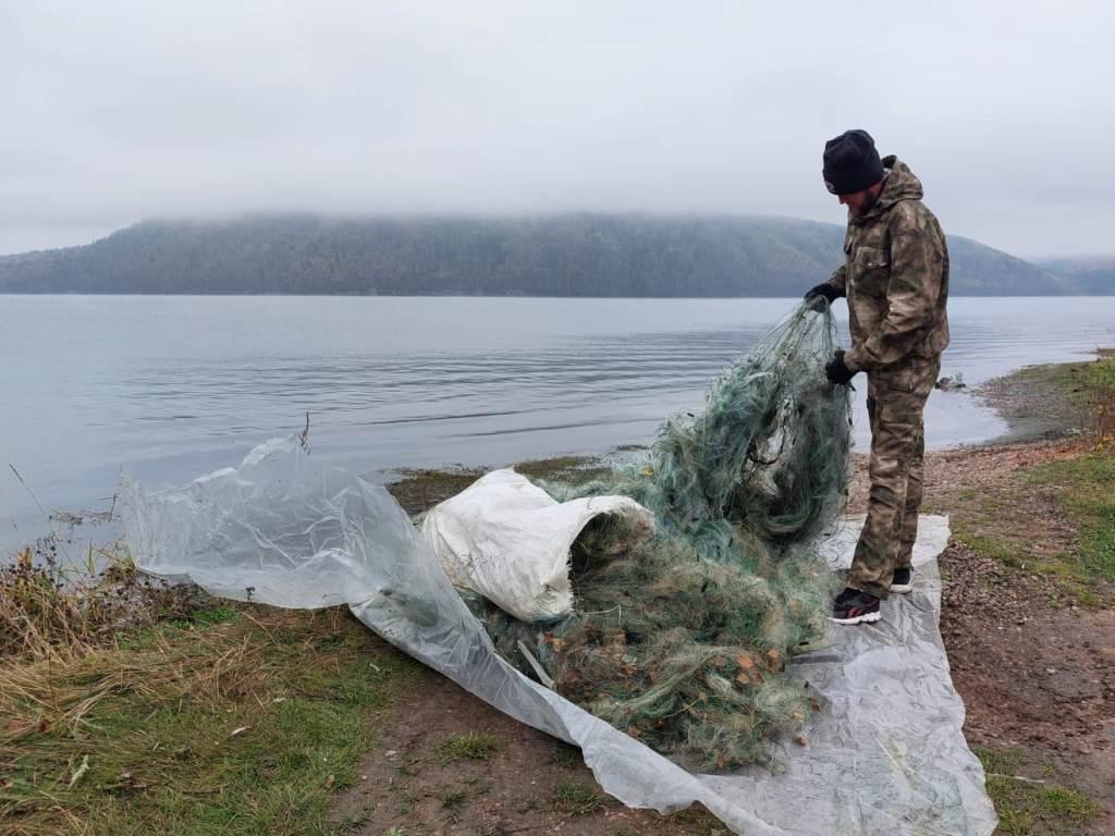 Около 50 квадратных километров Братского водохранилища очистят в 2024 году от брошенных рыболовных сетей