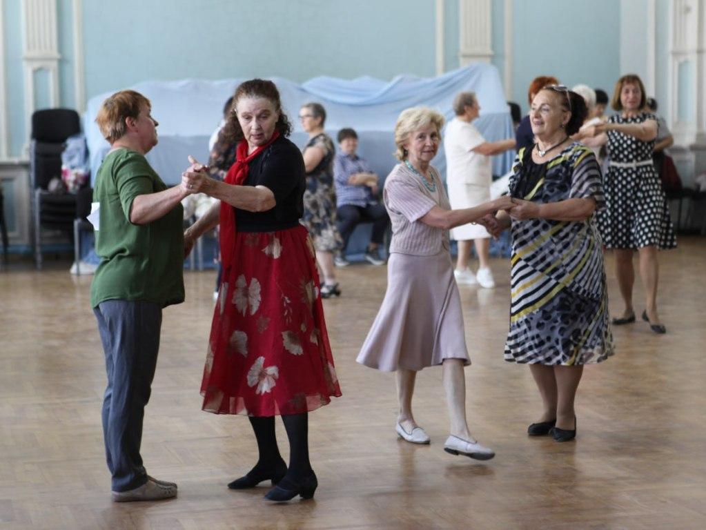 voskresny bulvar ai copy