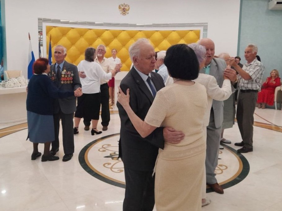 Чествование пар, проживших в браке более 50 лет, состоялось в Иркутске