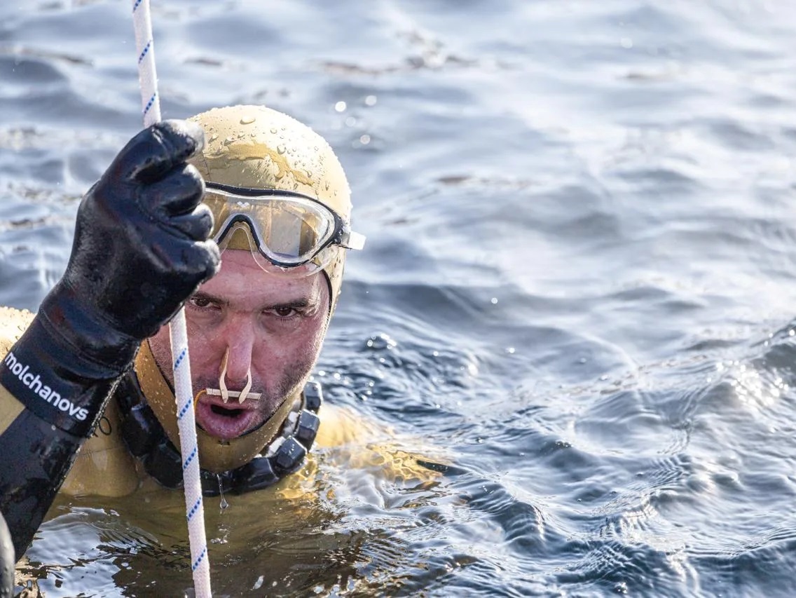 molchanov pod led baikala anton klimov