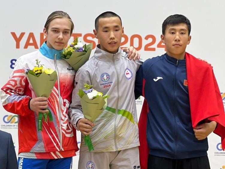 Александр Фролов завоевал серебряную медаль на соревнованиях по мас-рестлингу на играх «Дети Азии»