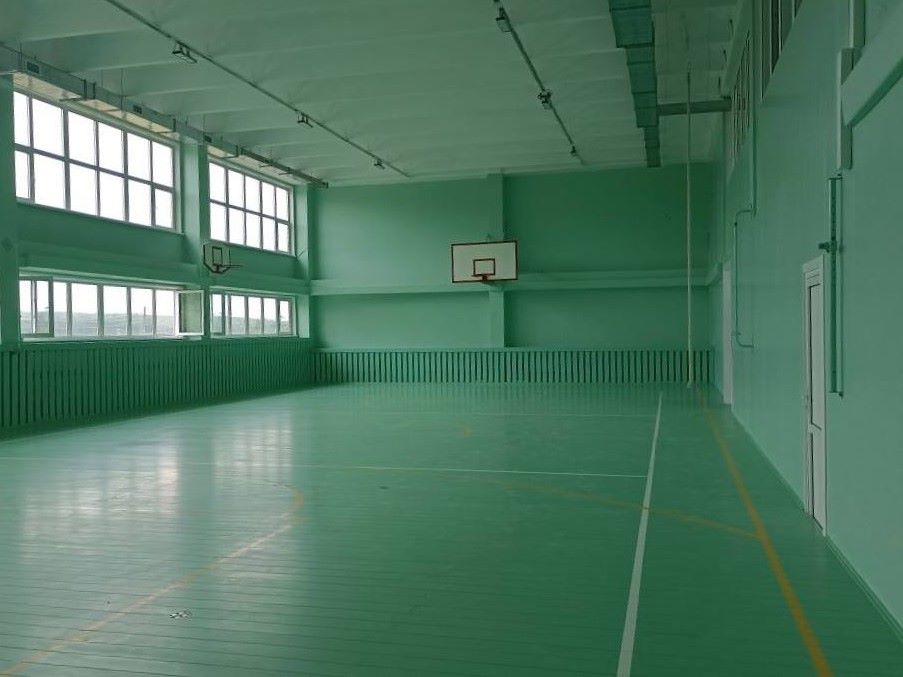 В Усть-Илимском районе капитально отремонтировали спортивный зал в Эдучанской средней школе