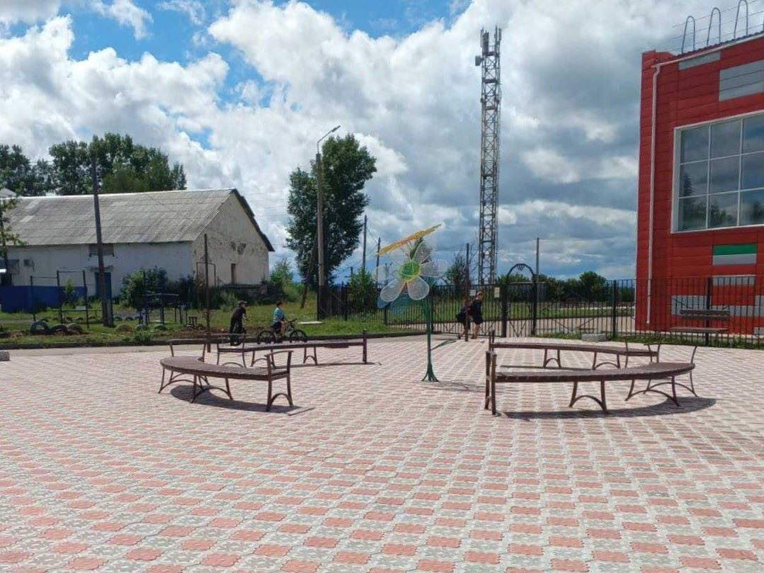 В селе Новожилкино Усольского района завершили благоустройство Сквера спортивных достижений