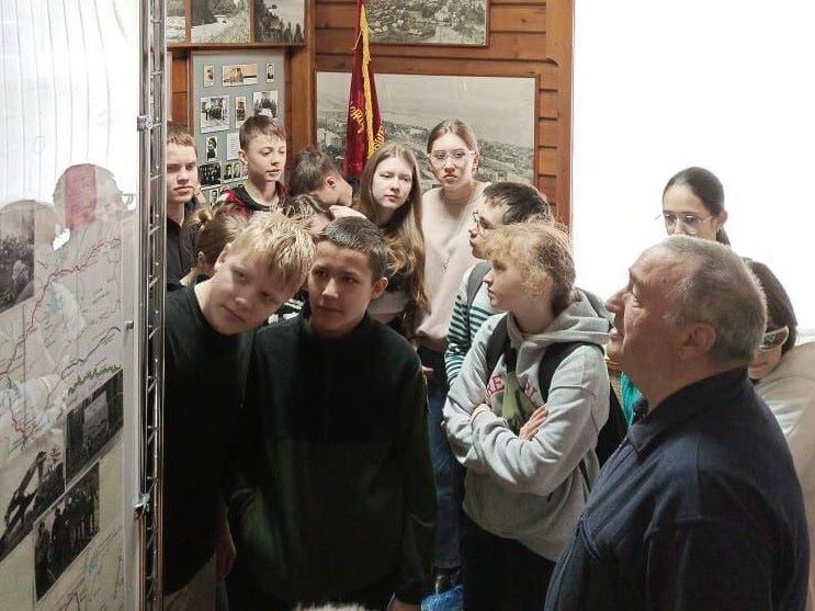 В рамках Года работника БАМа для школьников Слюдянского района провели профориентационную встречу