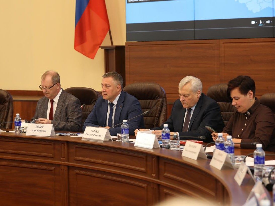 Игорь Кобзев и Геннадий Гусельников обсудили подготовку к презентации Иркутской области в Китае