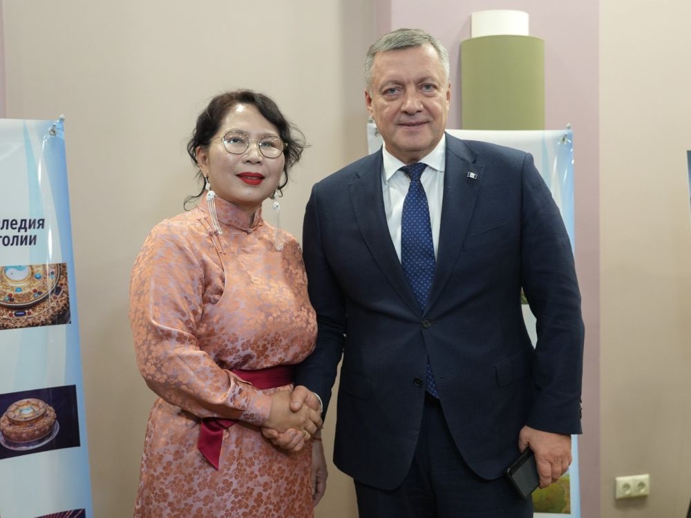 mongoly io copy copy copy copy