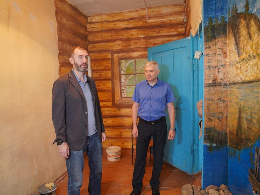 В рамках инициативного проекта в школьном музее села Узкий Луг начался ремонт