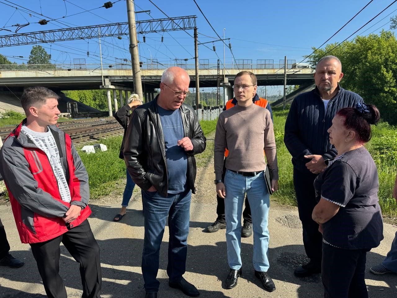 Максим Лобанов провел выездное совещание по вопросу обустройства альтернативного перехода через железнодорожные пути вблизи станции Гончарово