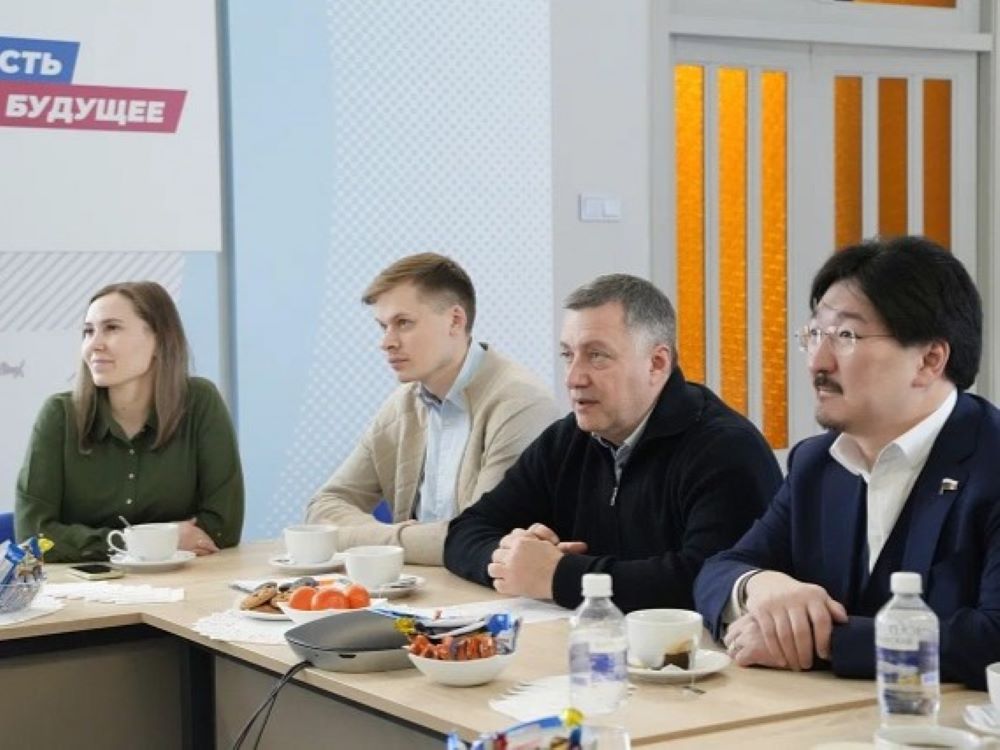 Участники СВО из Иркутской области пообщались с родными по телемосту