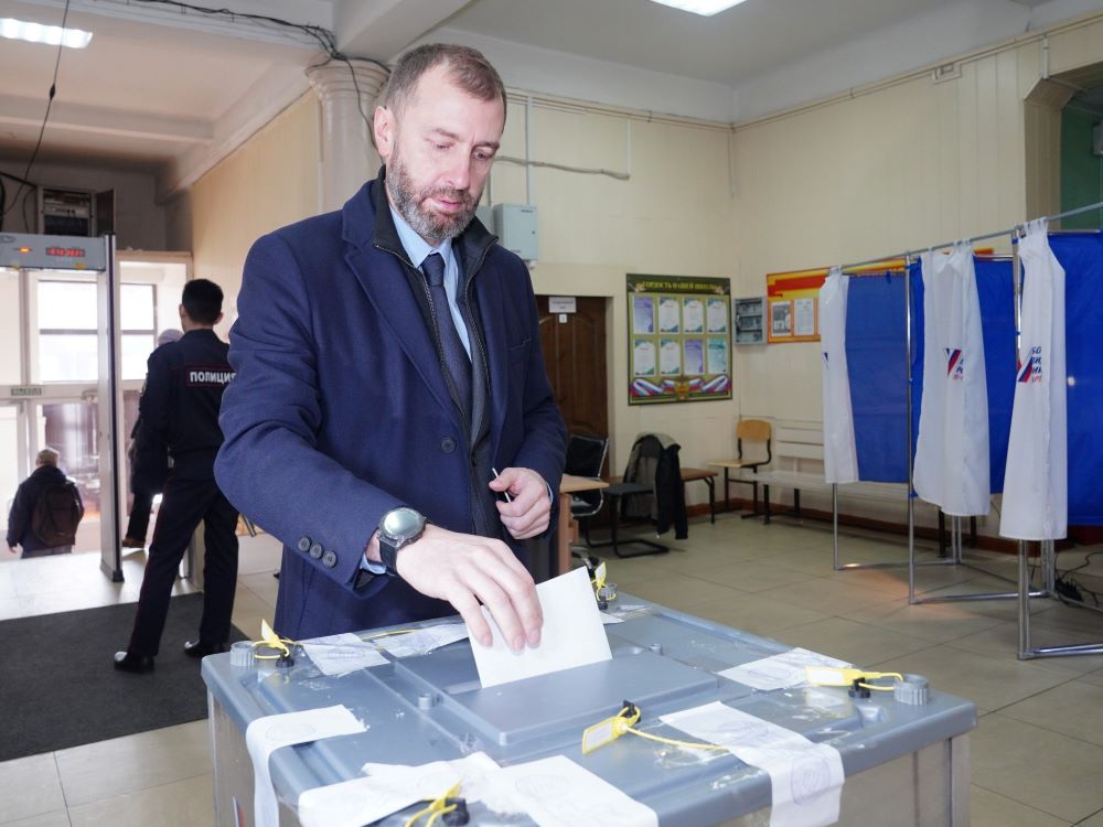 Александр Ведерников проголосовал на выборах Президента России