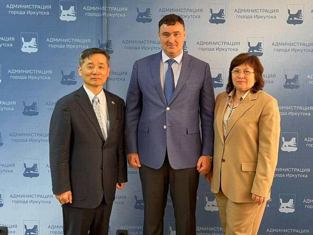 Руслан Болотов провел встречу с Генеральным консулом Республики Корея в Иркутске