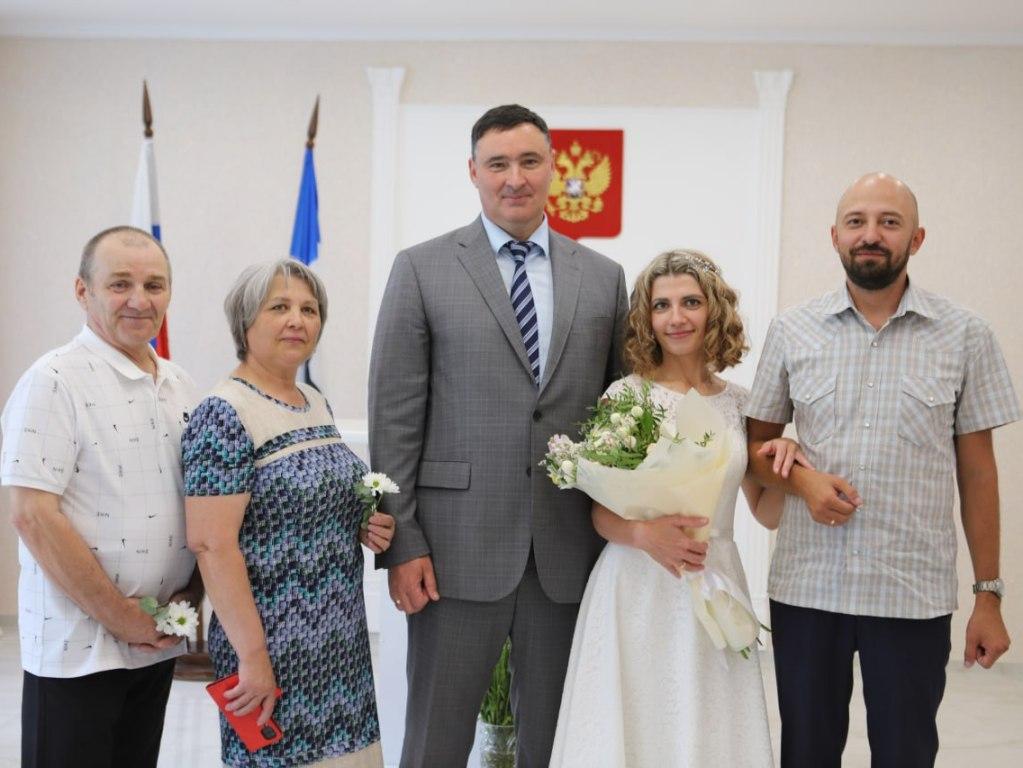 Первая церемония бракосочетания прошла в отремонтированном здании Ленинского отдела ЗАГС в Иркутске