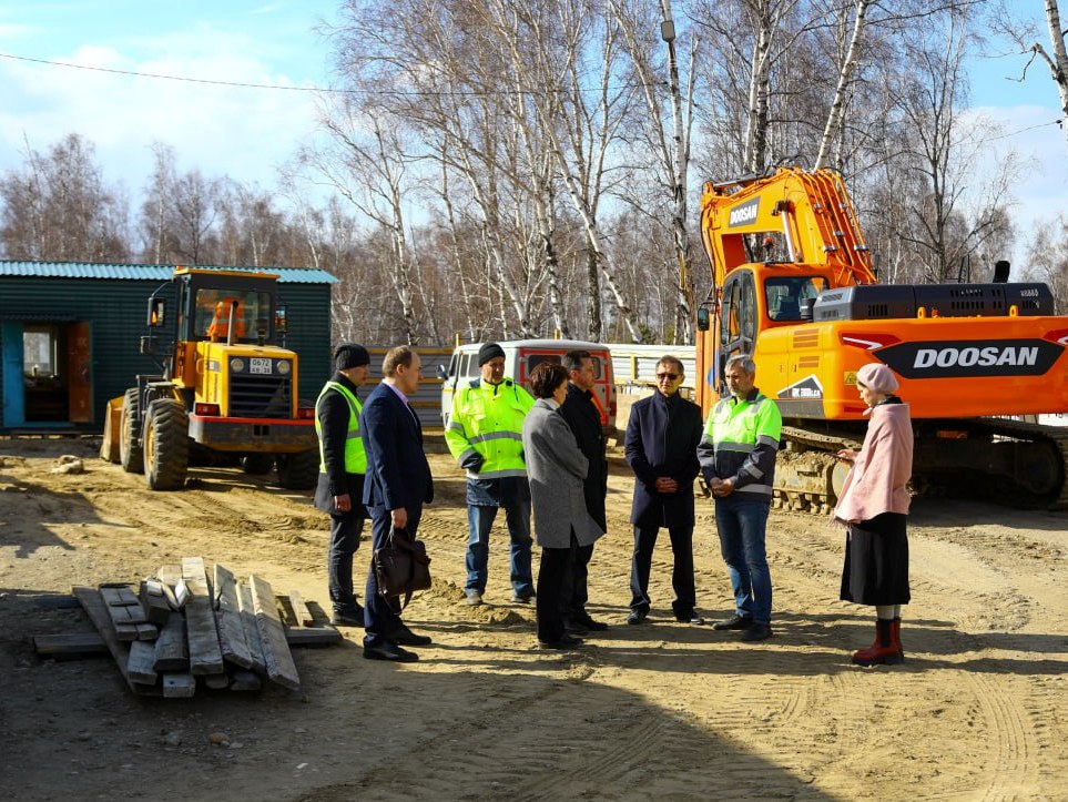 Вице-мэр Иркутска Андрей Южаков проверил ход ремонта путепровода на Батарейной