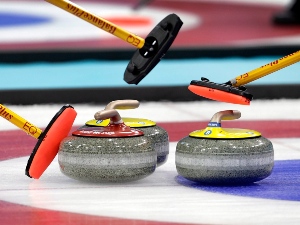 1057627582curling1